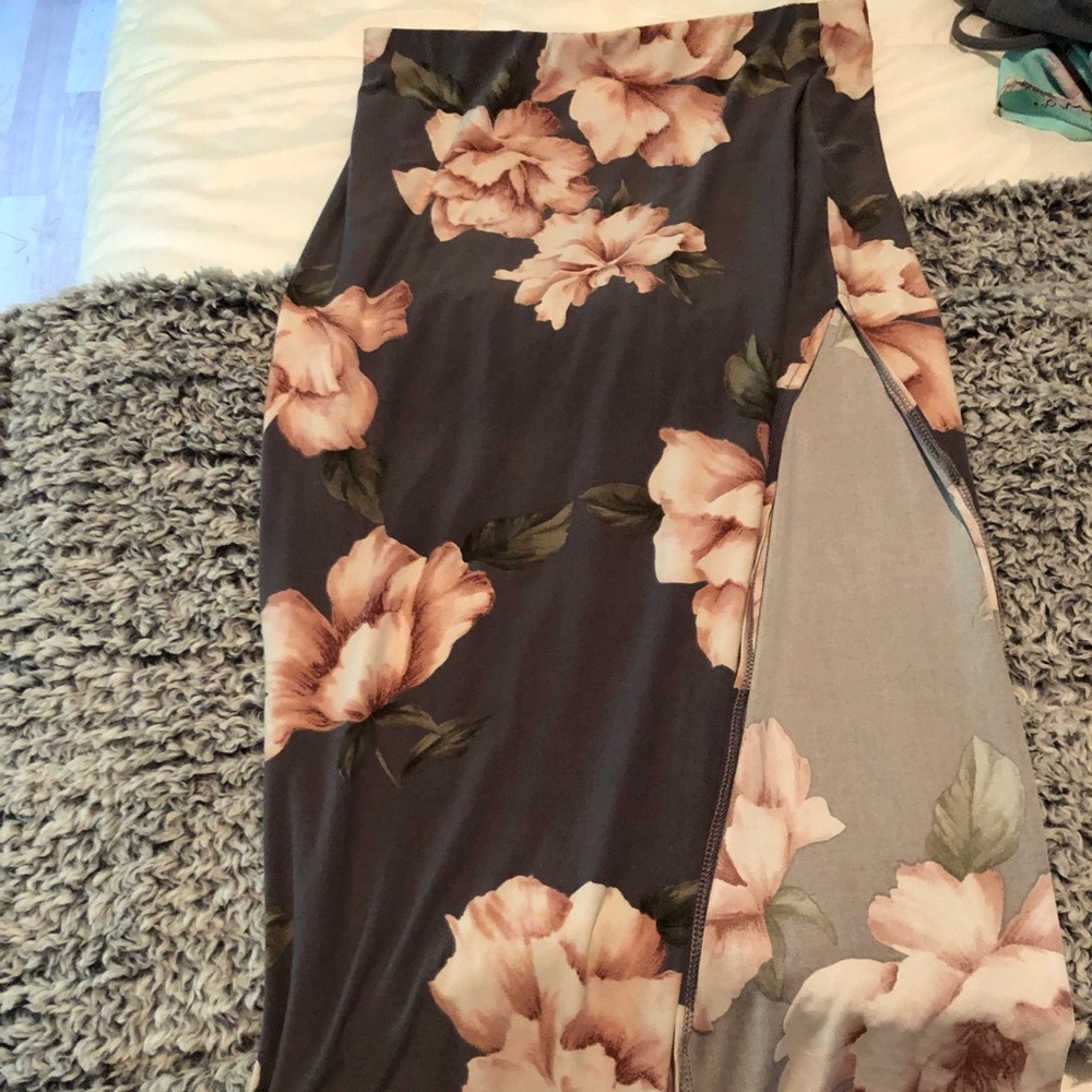 Windsor size small skirt.